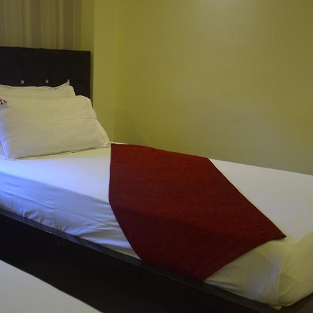 Hotel Pritika ดูร์กาปูร์ ภายนอก รูปภาพ