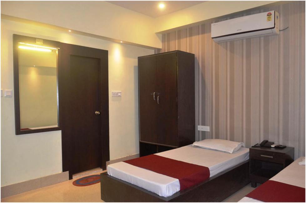 Hotel Pritika ดูร์กาปูร์ ภายนอก รูปภาพ