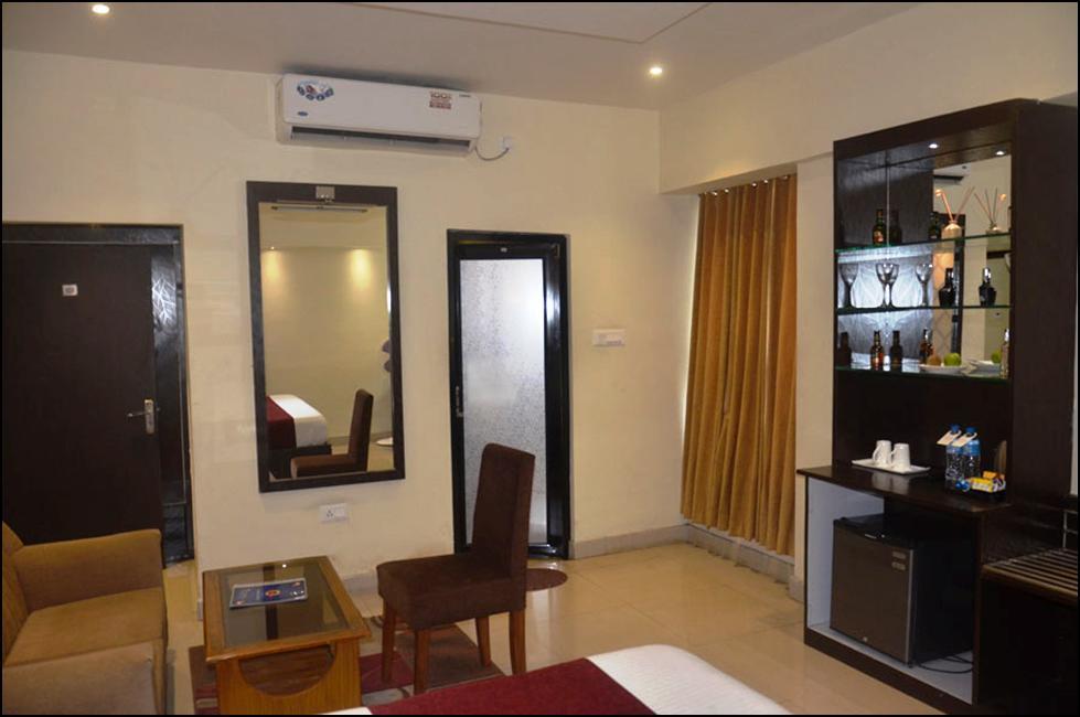 Hotel Pritika ดูร์กาปูร์ ภายนอก รูปภาพ