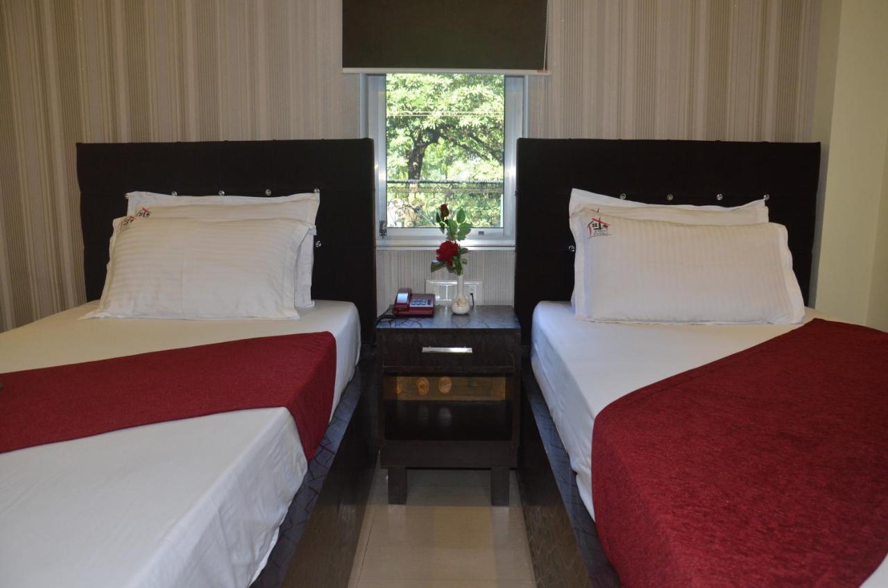 Hotel Pritika ดูร์กาปูร์ ภายนอก รูปภาพ