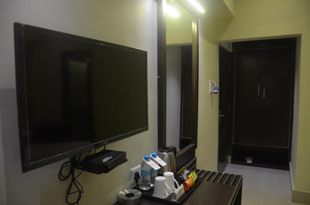 Hotel Pritika ดูร์กาปูร์ ภายนอก รูปภาพ