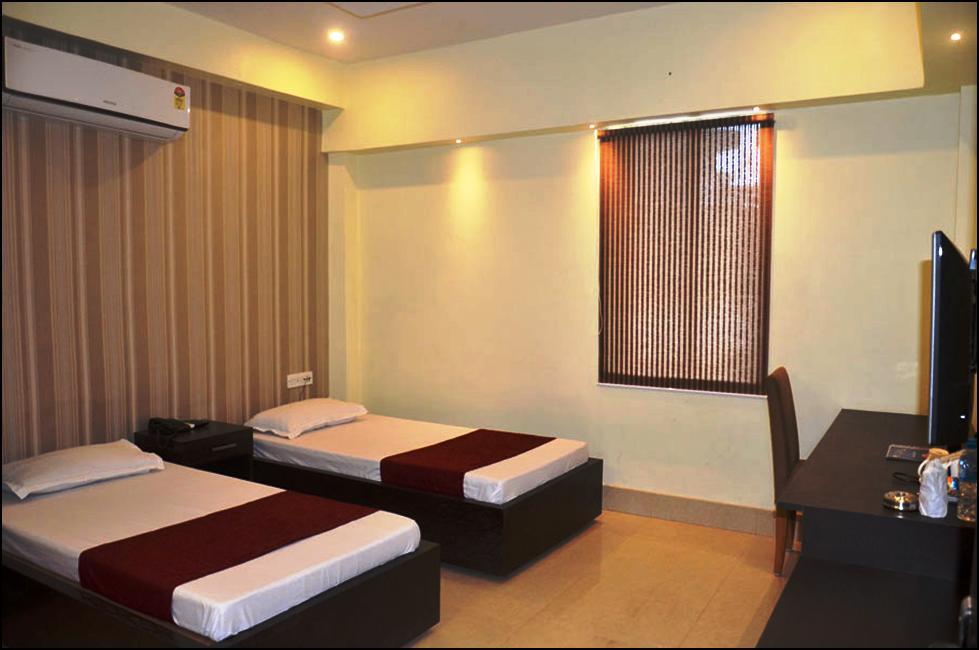 Hotel Pritika ดูร์กาปูร์ ภายนอก รูปภาพ