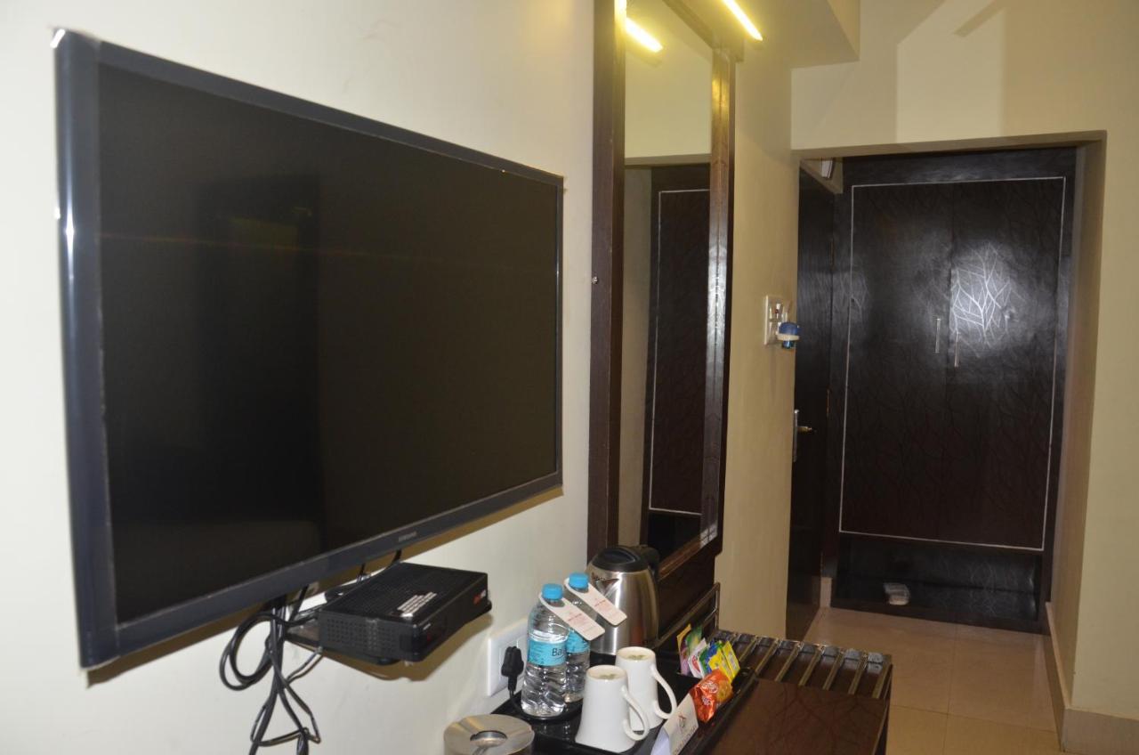 Hotel Pritika ดูร์กาปูร์ ภายนอก รูปภาพ